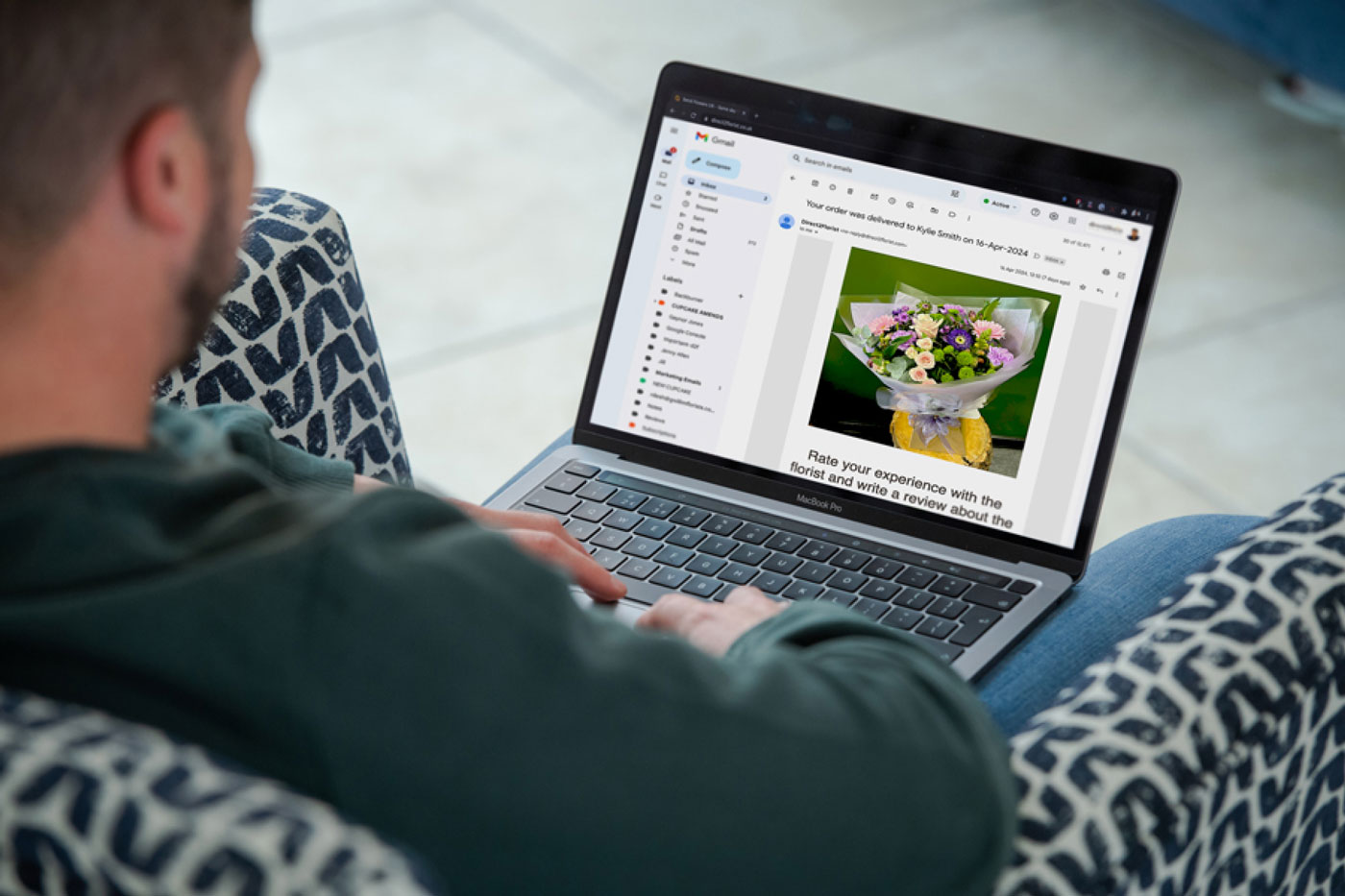 Customer recieving confirmation email upon flower delivery